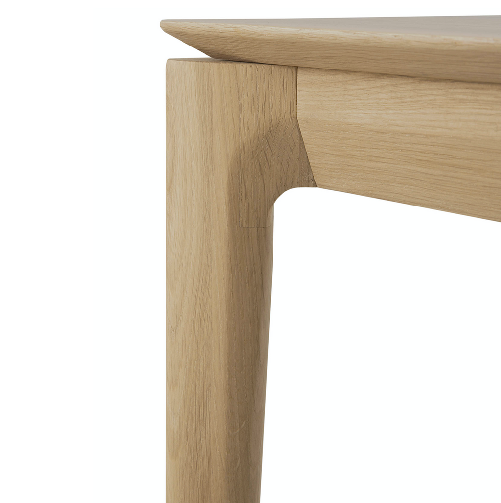 Banc de salle à manger scandinave en chêne massif avec pieds fuselés