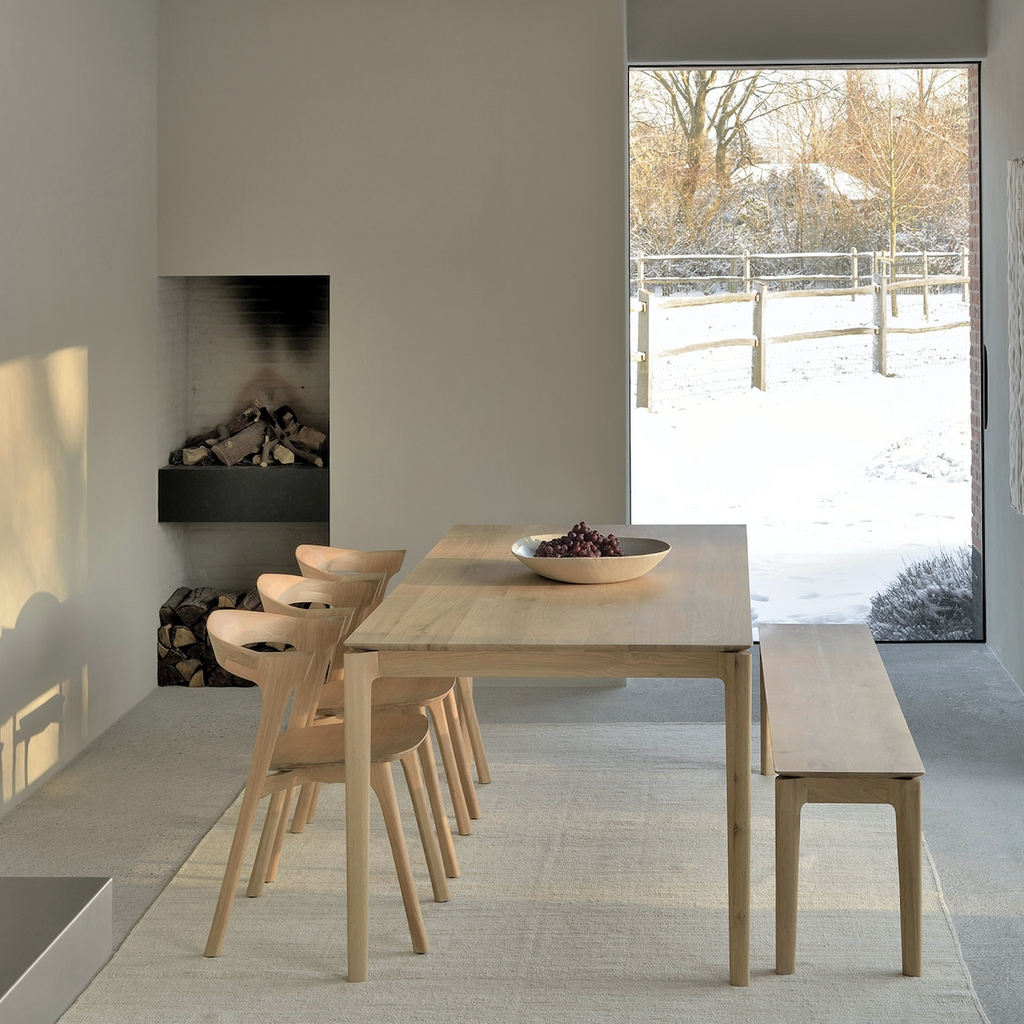 Banc de salle à manger scandinave en chêne massif avec pieds fuselés