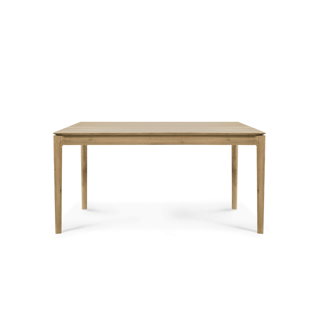 Table à manger scandinave en chêne massif avec pieds fuselés et finition à l'huile-cire pour salle à manger
