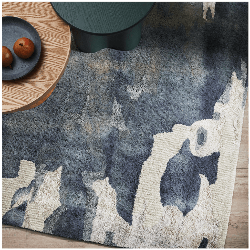 Tapis contemporain tufté à la main en laine et viscose, motif inspiré de l'océan, pour salon