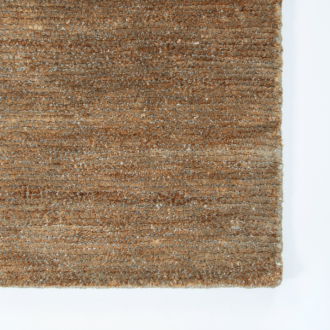 Tapis plat tissé en soie de bambou naturel et jute, tons sable terreux, pour zones très fréquentées