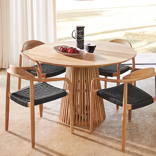 Table à manger ronde en teck massif naturel avec piédestal à lattes pour salle à manger
