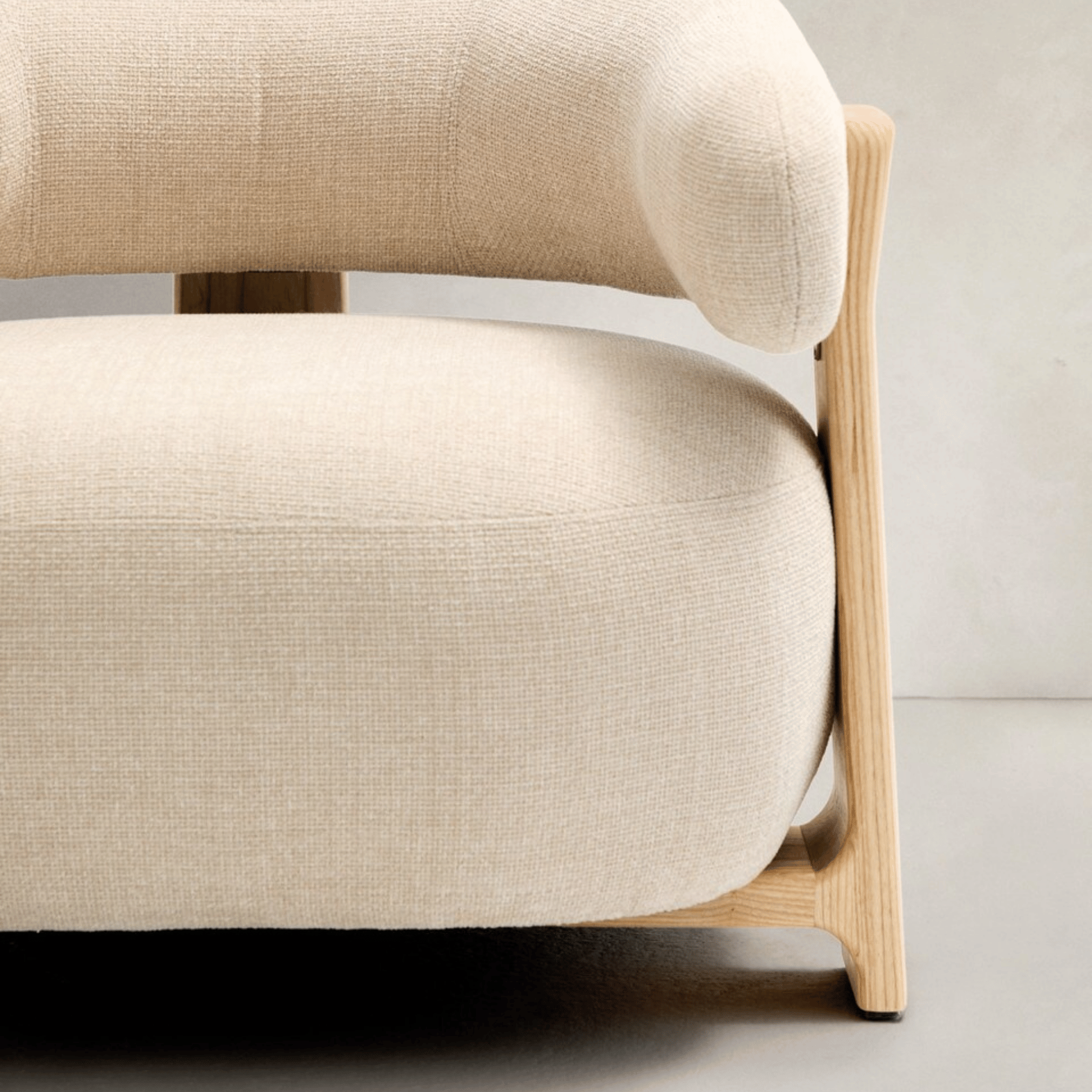Fauteuil contemporain en polyester recyclé avec assise en mousse haute densité pour salon