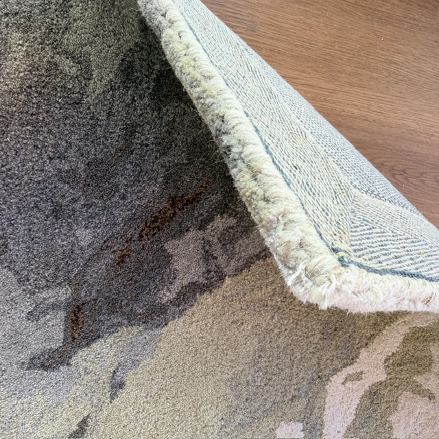Tapis tufté à la main en laine et viscose, aux tons naturels inspirés du paysage pour le salon