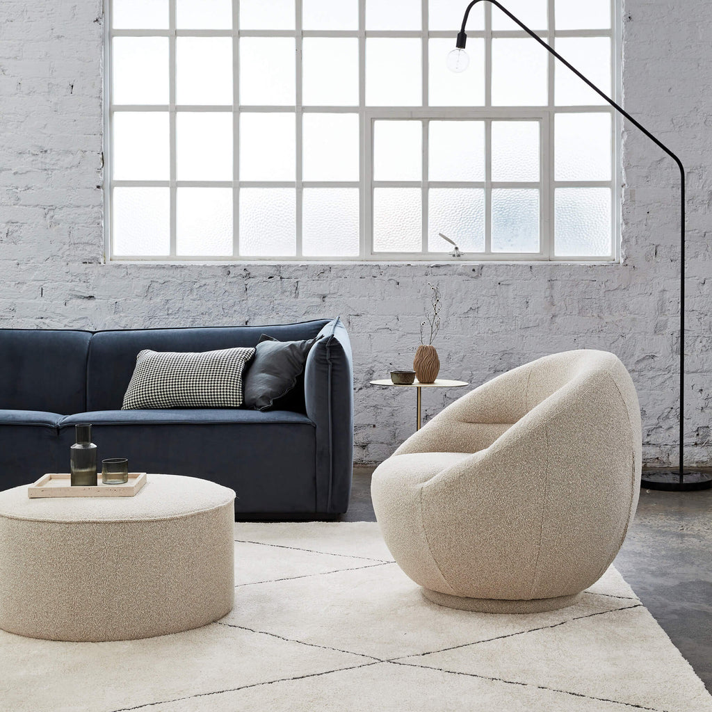 Fauteuil pivotant compact en polyester avec base à retour automatique pour chambre ou salon