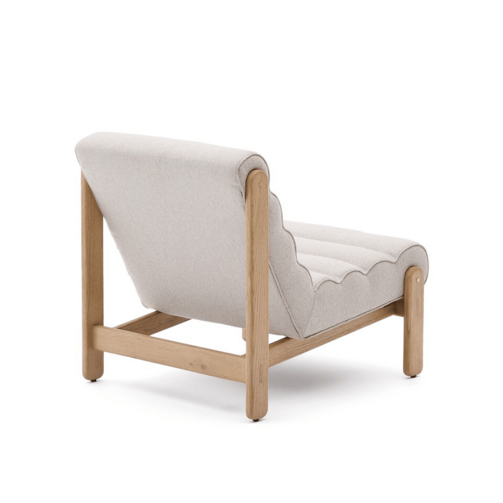 Fauteuil contemporain en polyester bouclé avec cadre tubulaire en chêne arrondi pour le salon