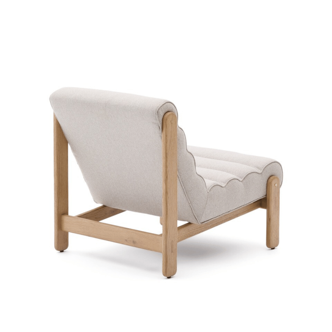 Fauteuil contemporain en polyester bouclé avec cadre tubulaire en chêne arrondi pour le salon