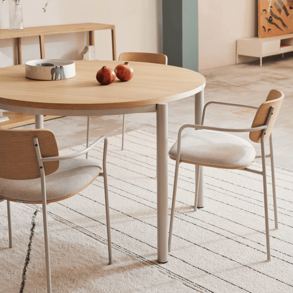 Table à manger ronde extensible en placage de chêne contemporain avec mécanisme d'ouverture facile pour salle à manger