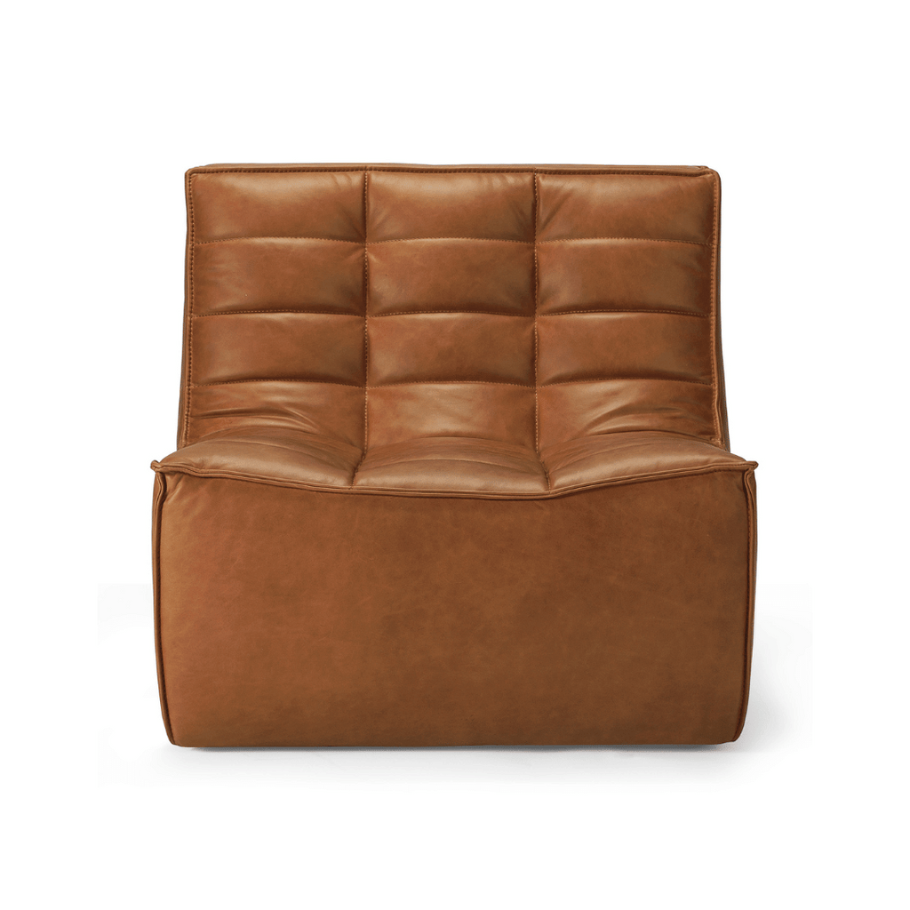 Fauteuil de salon classique en cuir pleine fleur aniline avec assise ergonomique capitonnée
