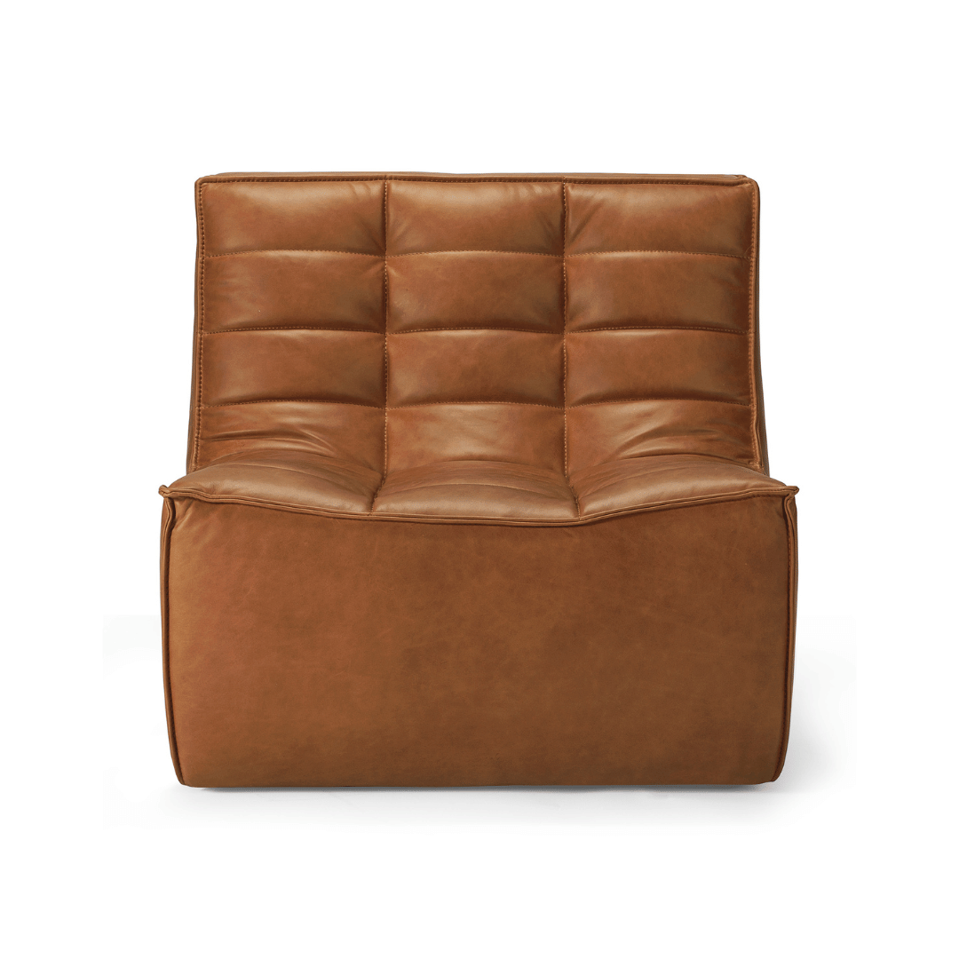 Fauteuil de salon classique en cuir pleine fleur aniline avec assise ergonomique capitonnée