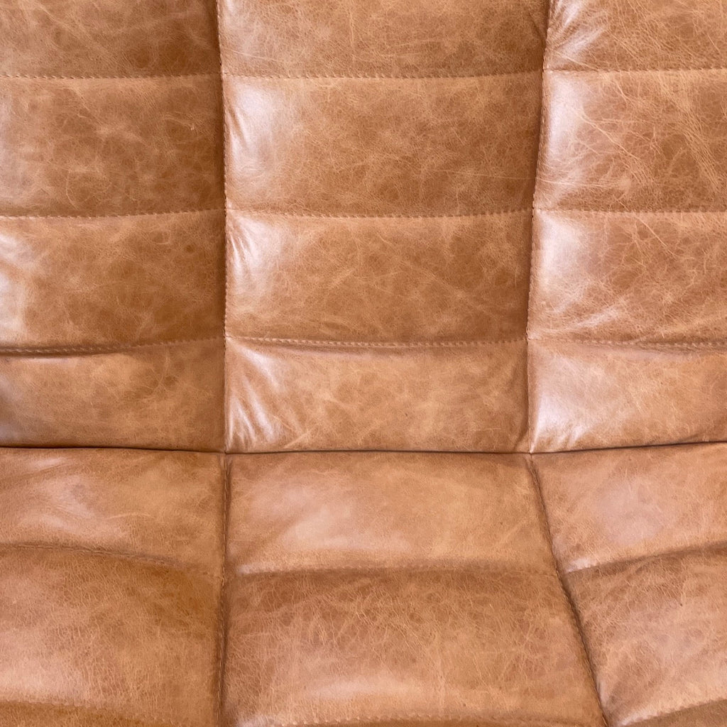 Fauteuil de salon classique en cuir pleine fleur aniline avec assise ergonomique capitonnée