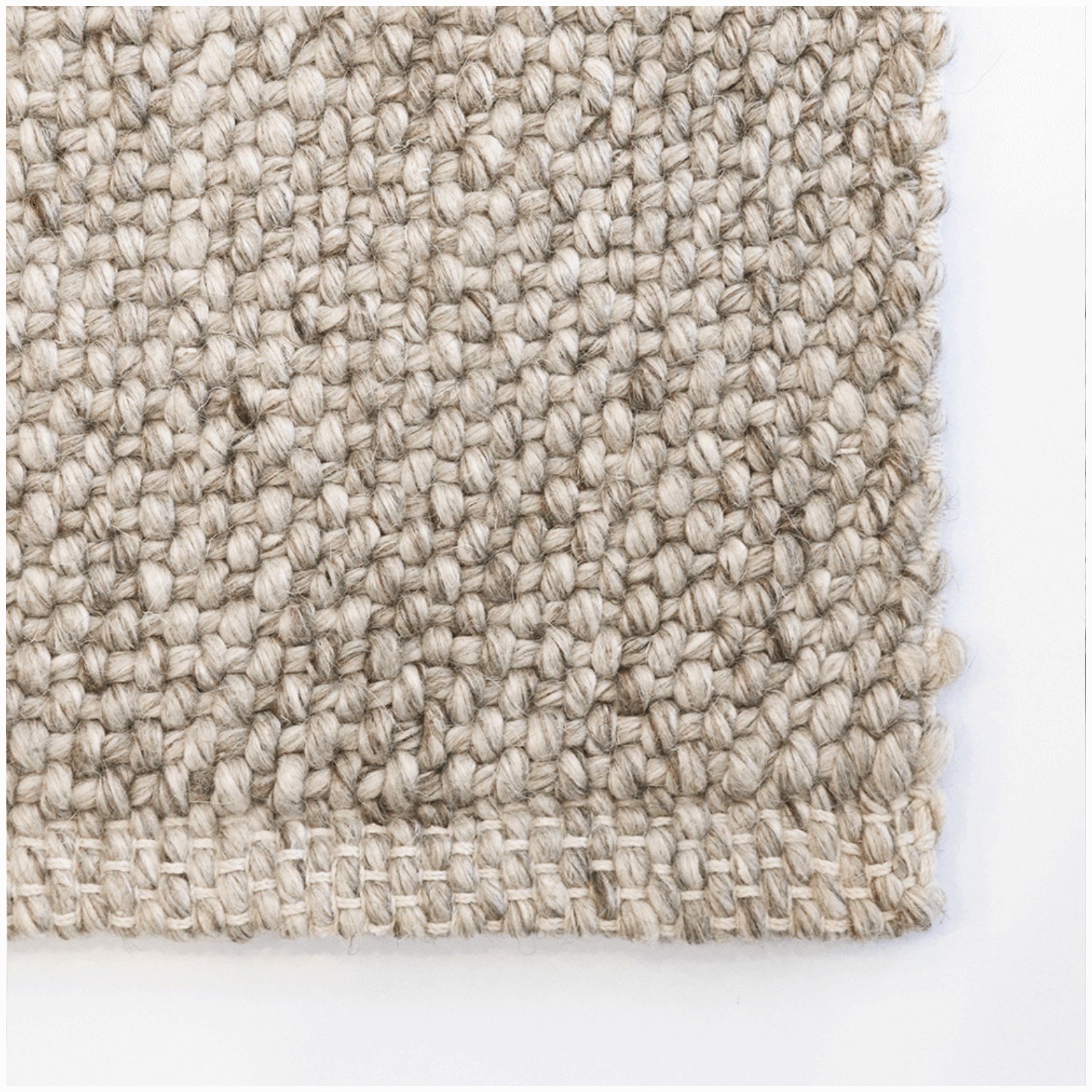 Tapis plat en laine naturelle et viscose avec tissage texturé subtil en galet pour salon