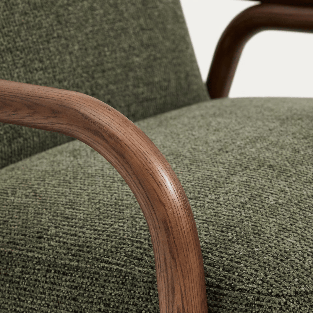 Fauteuil scandinave en polyester avec pieds en frêne massif pour salon