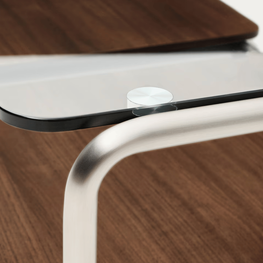 Table basse en verre trempé et placage de noyer du milieu du siècle avec panneau coulissant pour salon