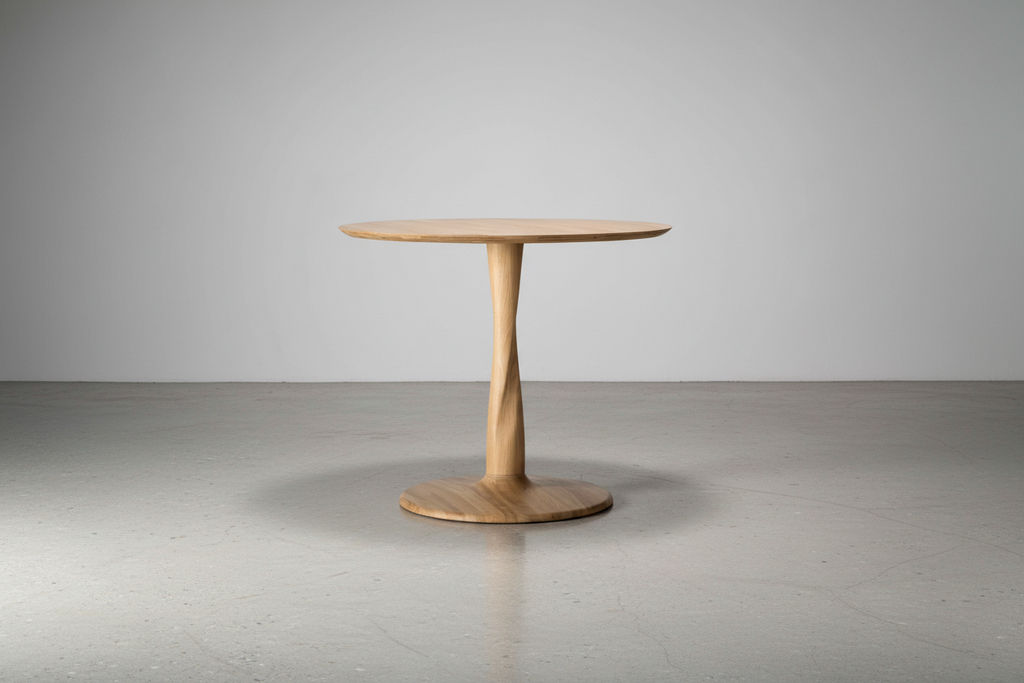 Table à manger ronde scandinave en chêne massif avec pied central sculptural pour salle à manger