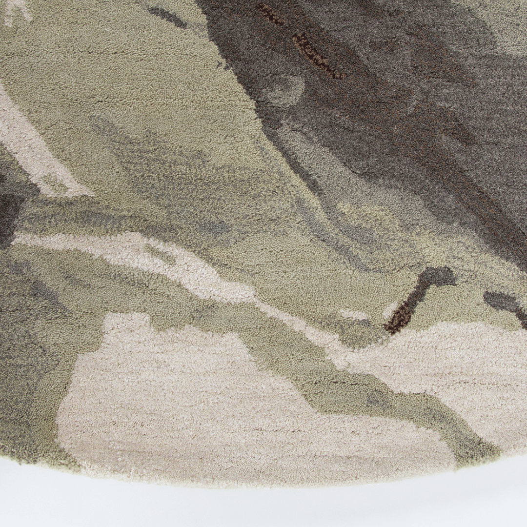Tapis tufté à la main en laine et viscose, aux tons naturels inspirés du paysage pour le salon