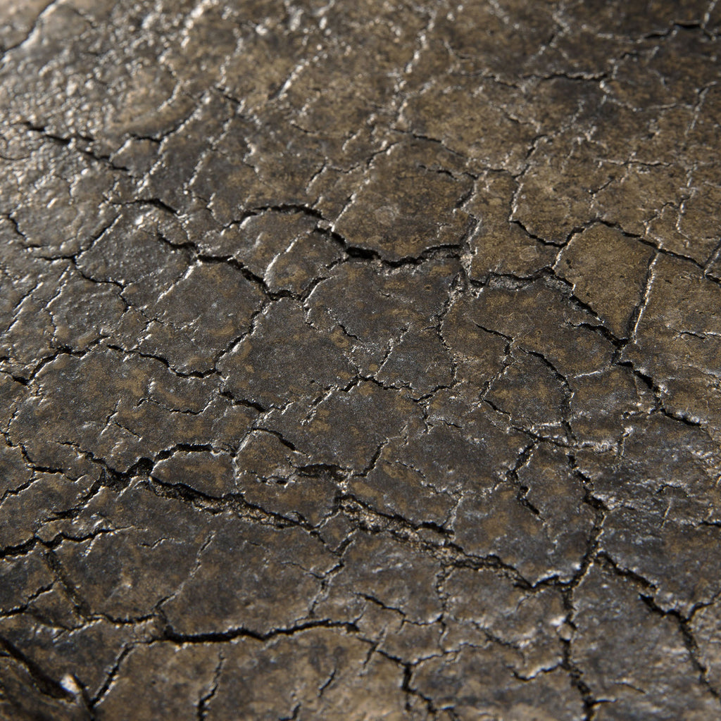 Table basse en poudre minérale artisanale avec texture organique faite à la main pour le salon