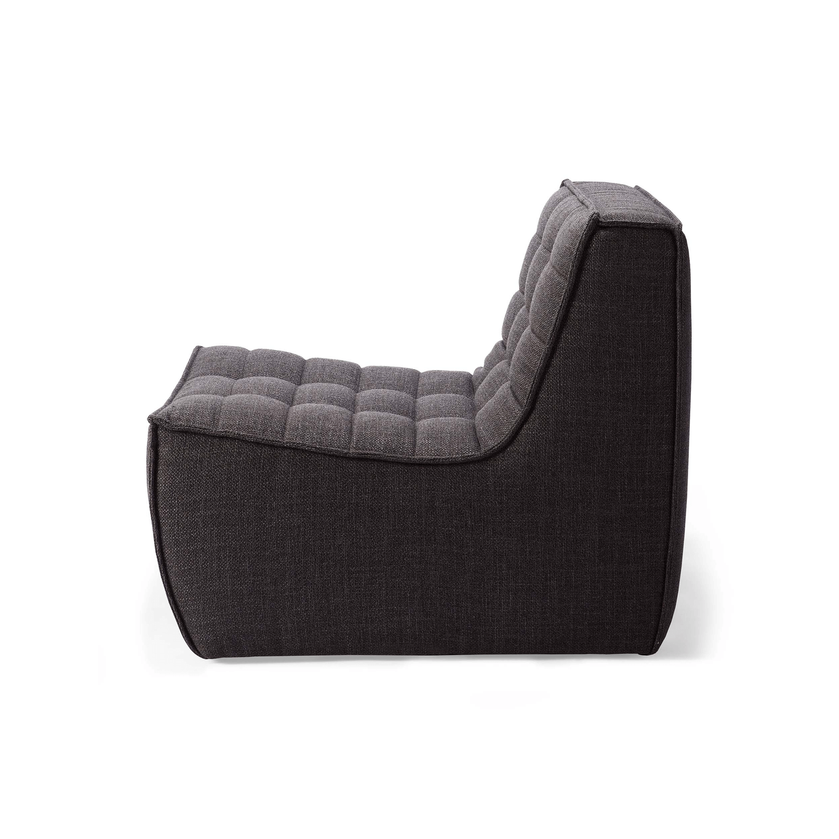 Fauteuil moderne en polyester-acrylique avec assise capitonnée incurvée pour salon