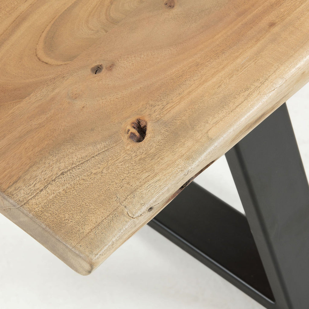 Table de salle à manger rustique en acacia massif à bords bruts avec pieds en acier peint