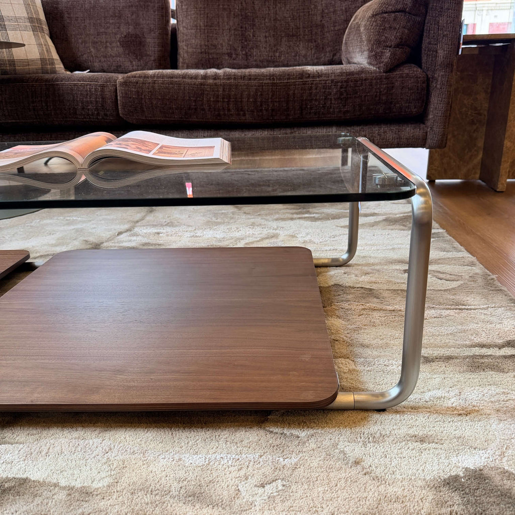 Table basse en verre trempé et placage de noyer du milieu du siècle avec panneau coulissant pour salon