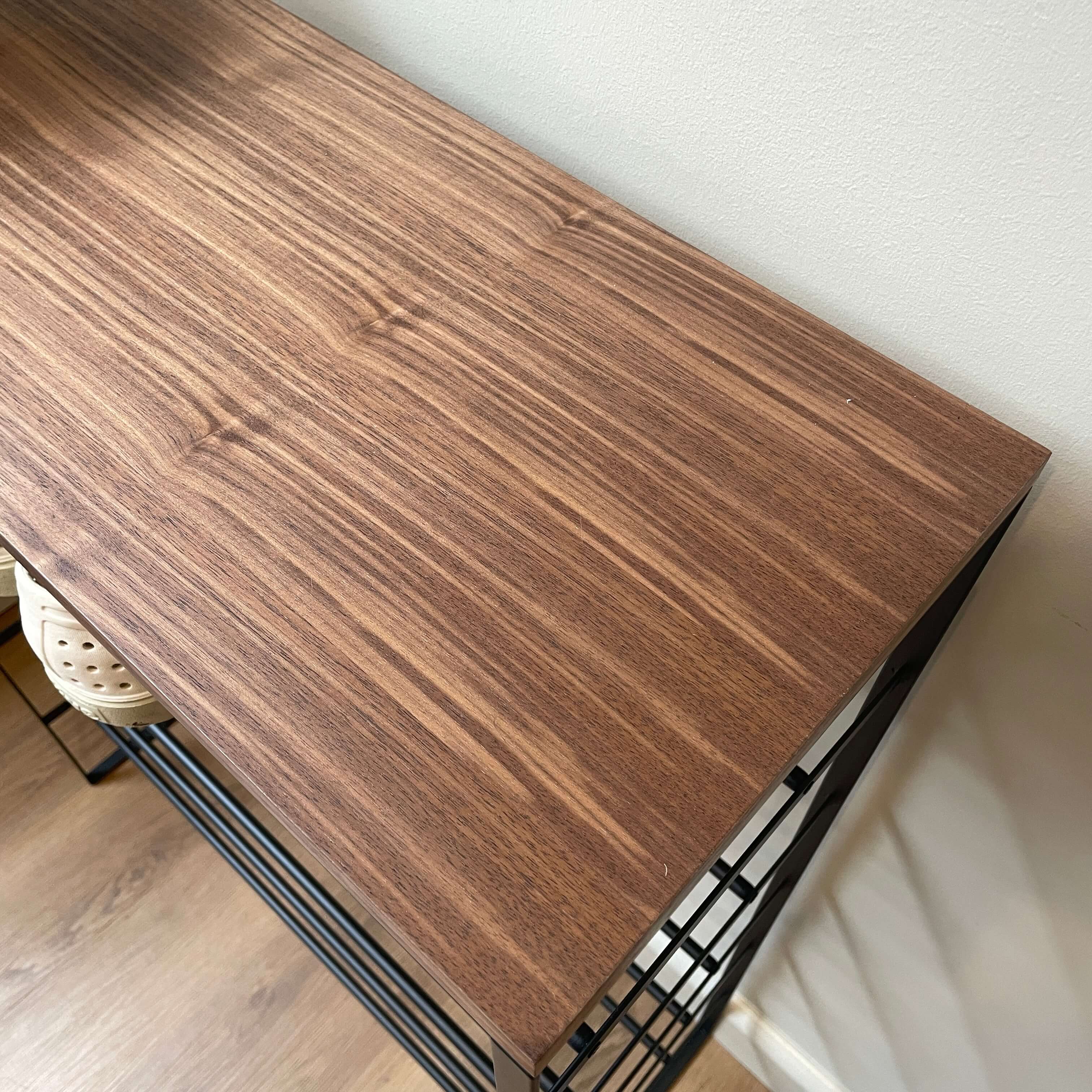 Meuble console porte-chaussures en placage de noyer d'inspiration japonaise avec rangement à plusieurs niveaux pour couloir