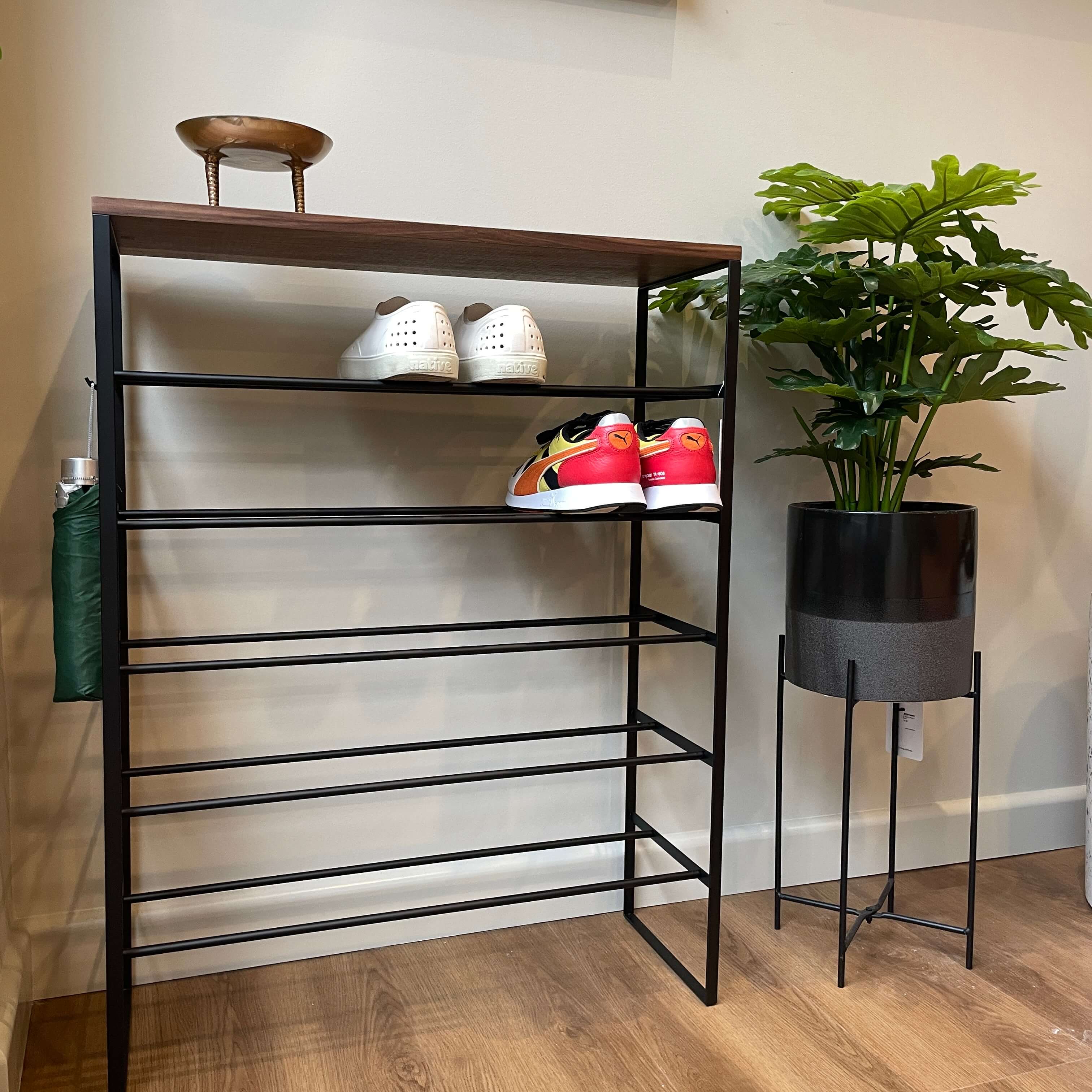 Meuble console porte-chaussures en placage de noyer d'inspiration japonaise avec rangement à plusieurs niveaux pour couloir