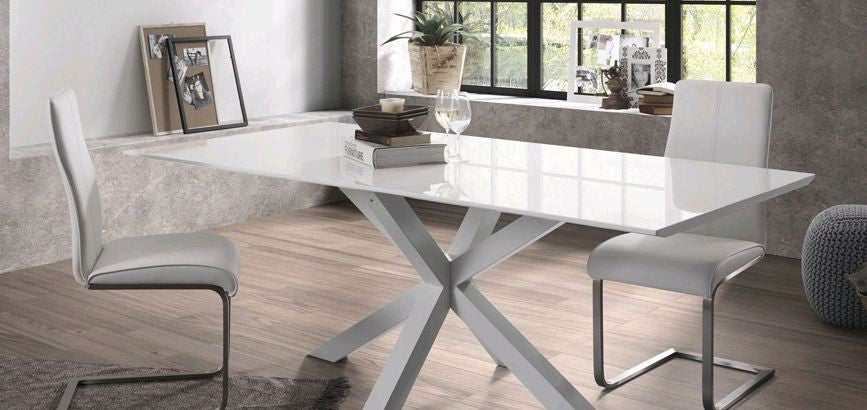 Table à manger rectangulaire contemporaine en MDF et verre trempé avec pieds en étoile en métal pour salle à manger
